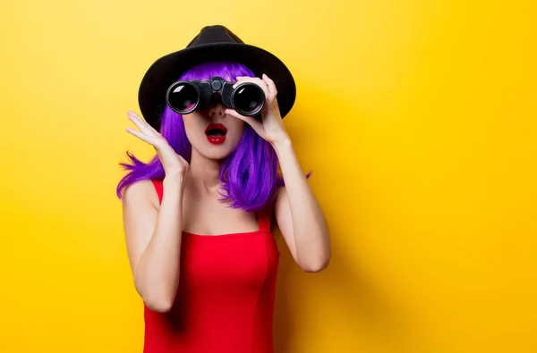 Portrait Young Style Hipster Girl Purple Hairstyle Binoculars Yellow Background — Stock Photo, Image