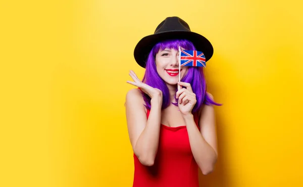 Портрет Молодого Стиль Hipster Дівчина Фіолетовим Зачіска Великобританії Прапор Руку — стокове фото
