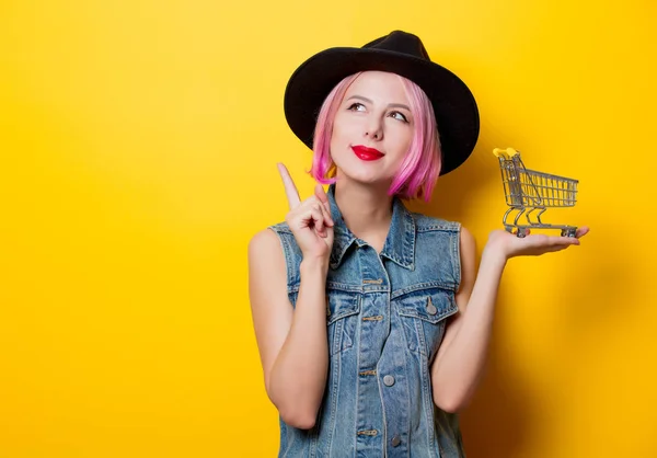 Portrait Young Style Hipster Girl Pink Hairstyle Shopping Cart Yellow — Stock Photo, Image