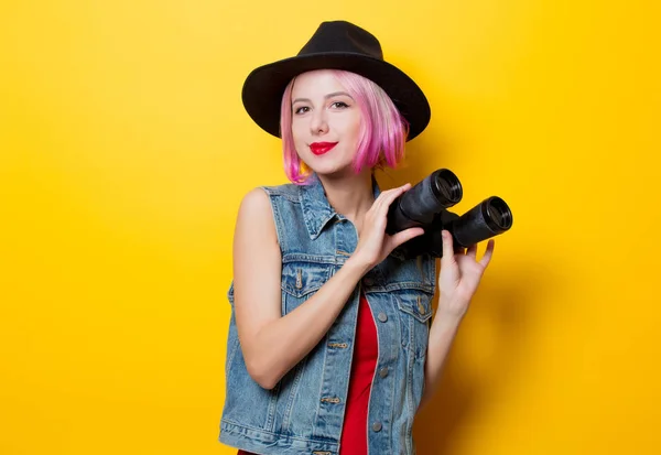 Portrait Jeune Fille Hipster Style Avec Une Coiffure Rose Avec — Photo