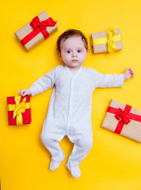 tatil hediye ile küçük bebek 