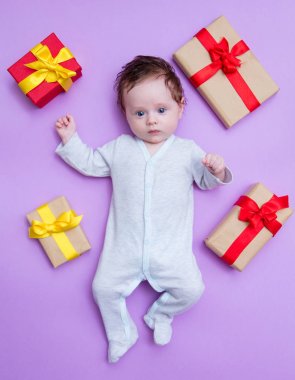 tatil hediye ile küçük bebek 