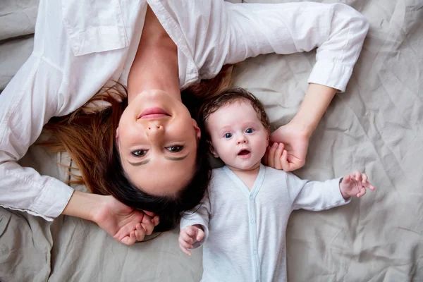 Mother and a little child — Stock Photo, Image