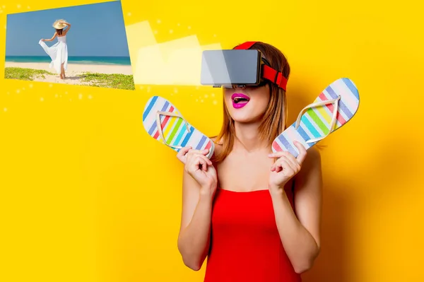 Mädchen mit Virtual-Reality-Brille — Stockfoto