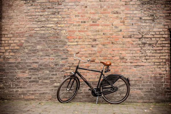 アムステルダムの通り、オランダの自転車 — ストック写真