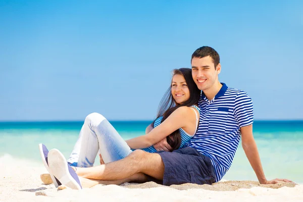 Couple Amoureux Sur Plage Mer Été — Photo