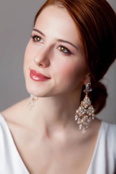 Portrait Young Redhead Woman Breautiful Earrings Grey Background — Stock Photo, Image