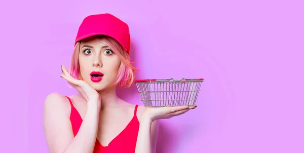 Retrato Mujer Joven Sorprendida Con Bolsa Compras Maravilloso Fondo Del —  Fotos de Stock