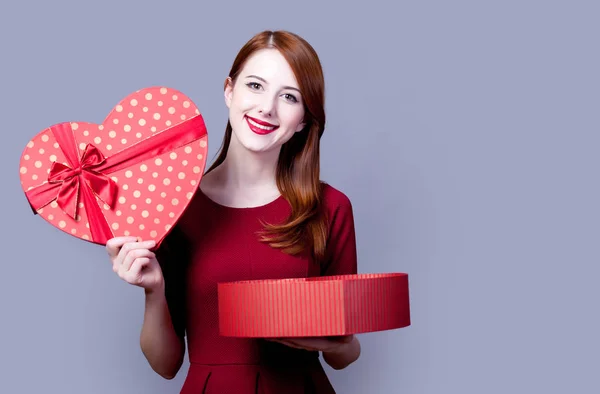 Young Redhead Girl Hearth Shape Box Grey Background Valentine Day — Stock Photo, Image