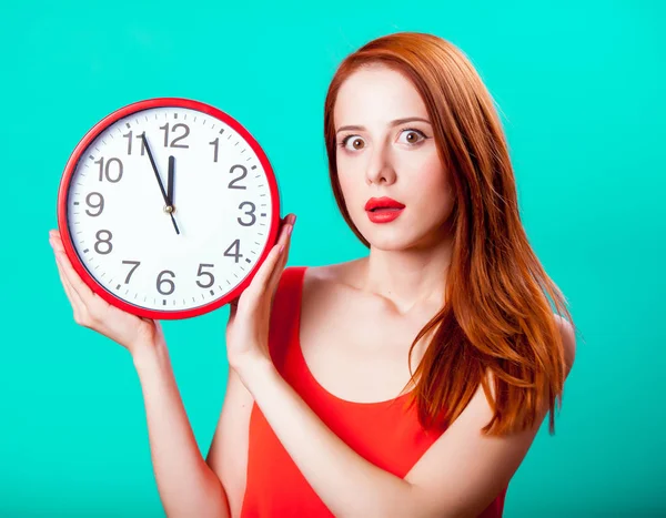 Young Surprised Girl Big Clock Mint Background — Stock Photo, Image