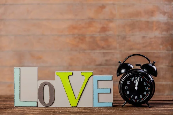 Retro Alarm Clock Text Love Wooden Background — Stock Photo, Image