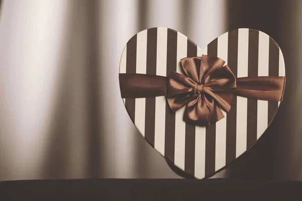 Vintage Striped Heart Shape Box Image Old Color Style — Stock Photo, Image