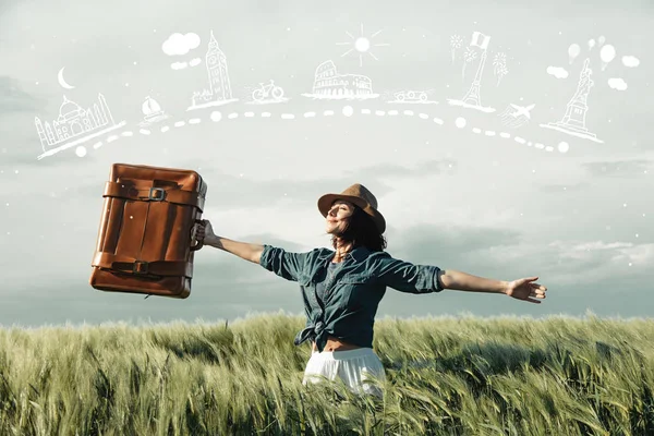 Jeune femme avec valise — Photo