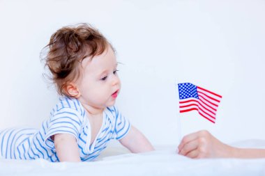 Mavi gözleri ve Amerikan bayrağı küçük çocuk çocuk