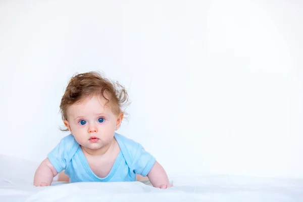 Menino com olhos azuis — Fotografia de Stock