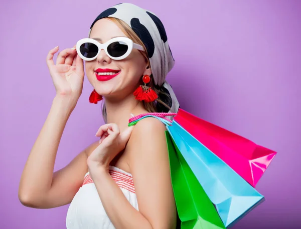 Mujer con bolsas de compras — Foto de Stock