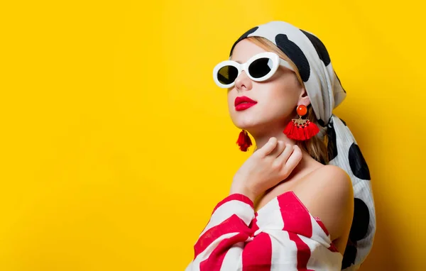 Portrait of beautiful style woman in sunglasses — Stock Photo, Image