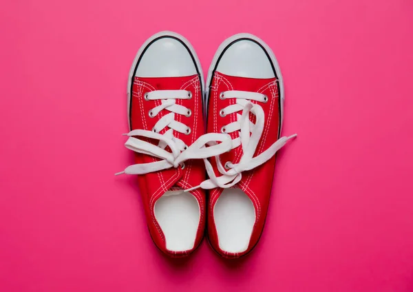 Red Low Top Gumshoes Isolated — Stock Photo, Image