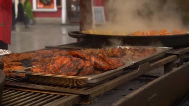 Carne Tradicional Fumaça Mercado Natal Wroclaw Polônia — Vídeo de Stock