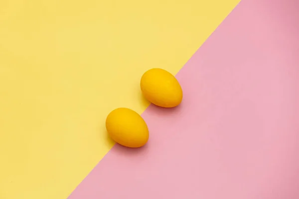 Two Color Easter Eggs Yellow Pink Backgrounds — Stock Photo, Image