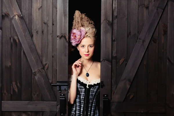 Krásná blondýna hraběnka — Stock fotografie