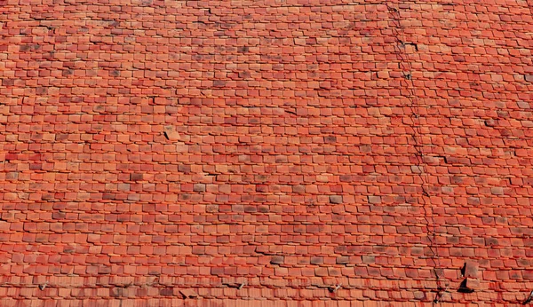 Azulejos antigos do vintage vermelho alemão na aldeia, atual Polônia — Fotografia de Stock