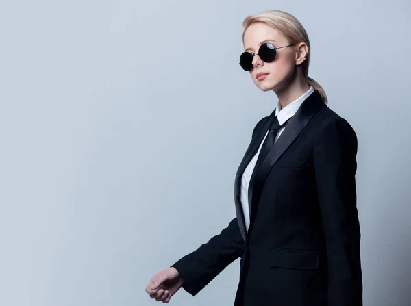 Mujer Negocios Estilo Traje Negocios Negro Clásico Gafas Sol —  Fotos de Stock