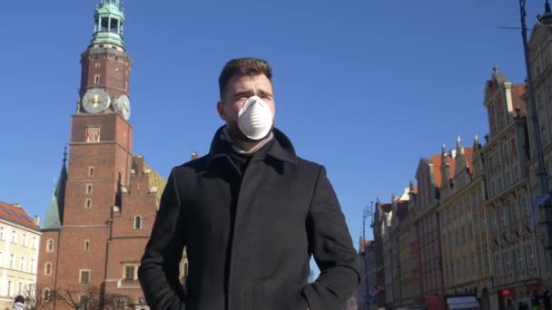 Style Guy Mask City Street Wroclaw Pologne — Video