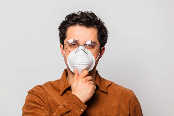 Chico Gafas Mascarilla Sobre Fondo Blanco —  Fotos de Stock