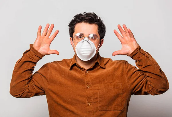 Chico Gafas Mascarilla Sobre Fondo Blanco —  Fotos de Stock