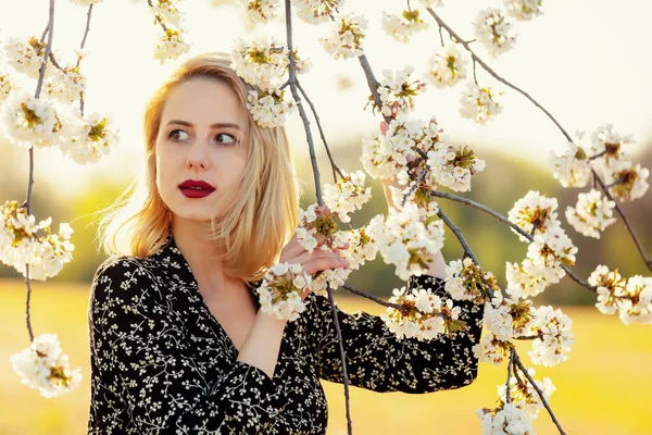 Blonde Girl Blooming Tree Countryside Sunset — Stock Photo, Image