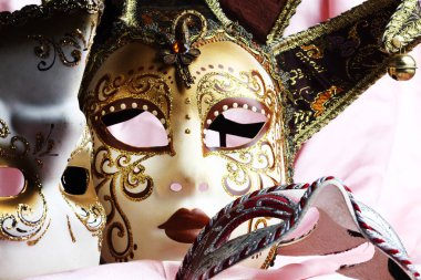 bir karnaval maskesi