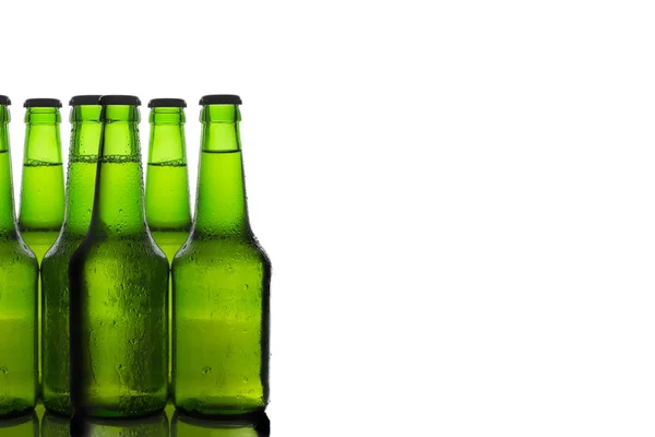 Bottiglie verdi di birra — Foto Stock