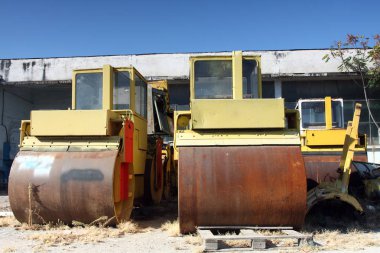  eski paslı yol silindirleri