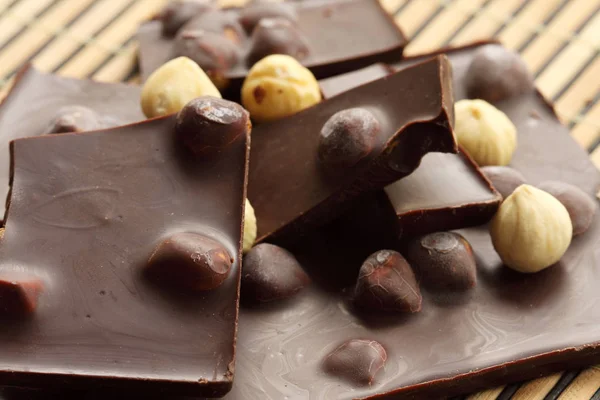 Barrette di cioccolato con nocciola — Foto Stock
