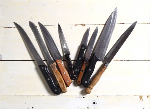 Различные кухонные ножи — стоковое фото