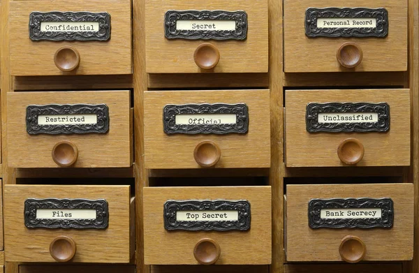 Vecchi archivi in legno catalogo cassetto — Foto Stock