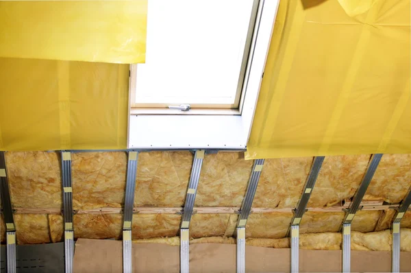 Doku - su yalıtımı yüklerken tavan 