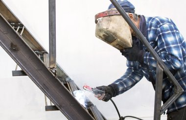 Metal armatür kaynak işlemi