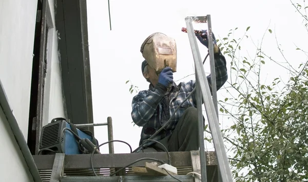 Metal merdiven kaynak işlemi