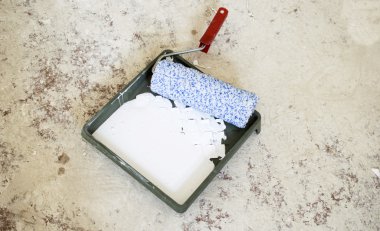 Tepsi ve boya duvarları boya silindiri 