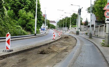 Onarım ve asfalt yol inşası 