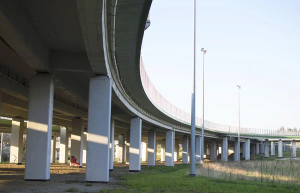 Visa konkreta bron för transport — Stockfoto