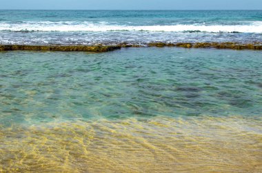 Şeffaf ve temiz su deniz