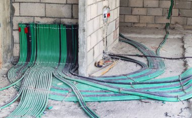 Plastik borular bir apartmanda Isıtma sistemi 