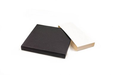 Beyaz bir arka plan üzerinde şeker kutusu