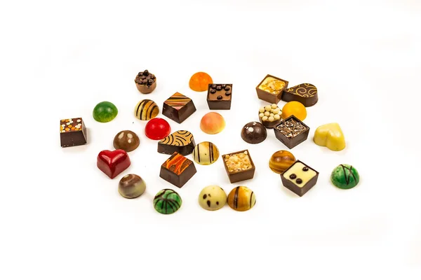 Prachtige ontwerper chocolade snoepjes — Stockfoto