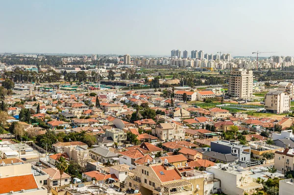 Stad Met Particuliere Huizen Hoogbouw Een Achtergrond Van Lucht Zomer — Stockfoto