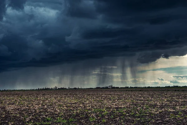 Ciel nuageux foncé — Photo