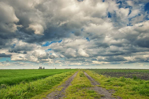 Céu nublado primavera Imagens De Bancos De Imagens